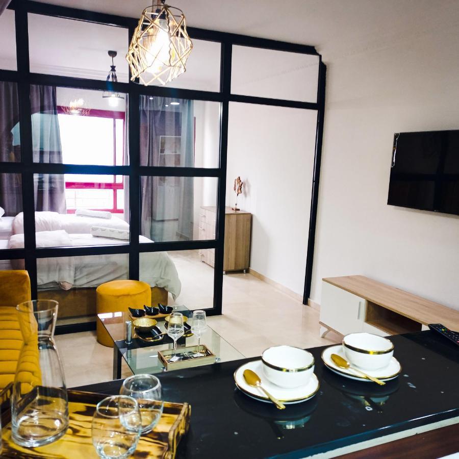 Nouveau Appartement Au Plein Centre Ville En Face Hilton Tânger Exterior foto